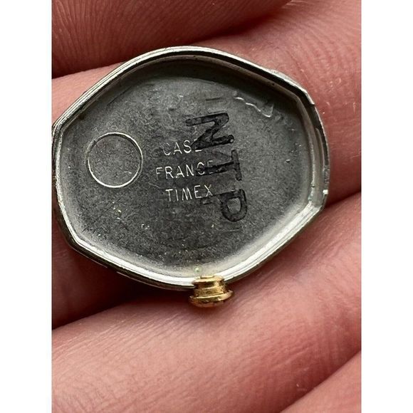 Timex Q Quartz K Cell Push Button Crown Vintage Ladies Gold Tone Watch - Picture 6 of 6